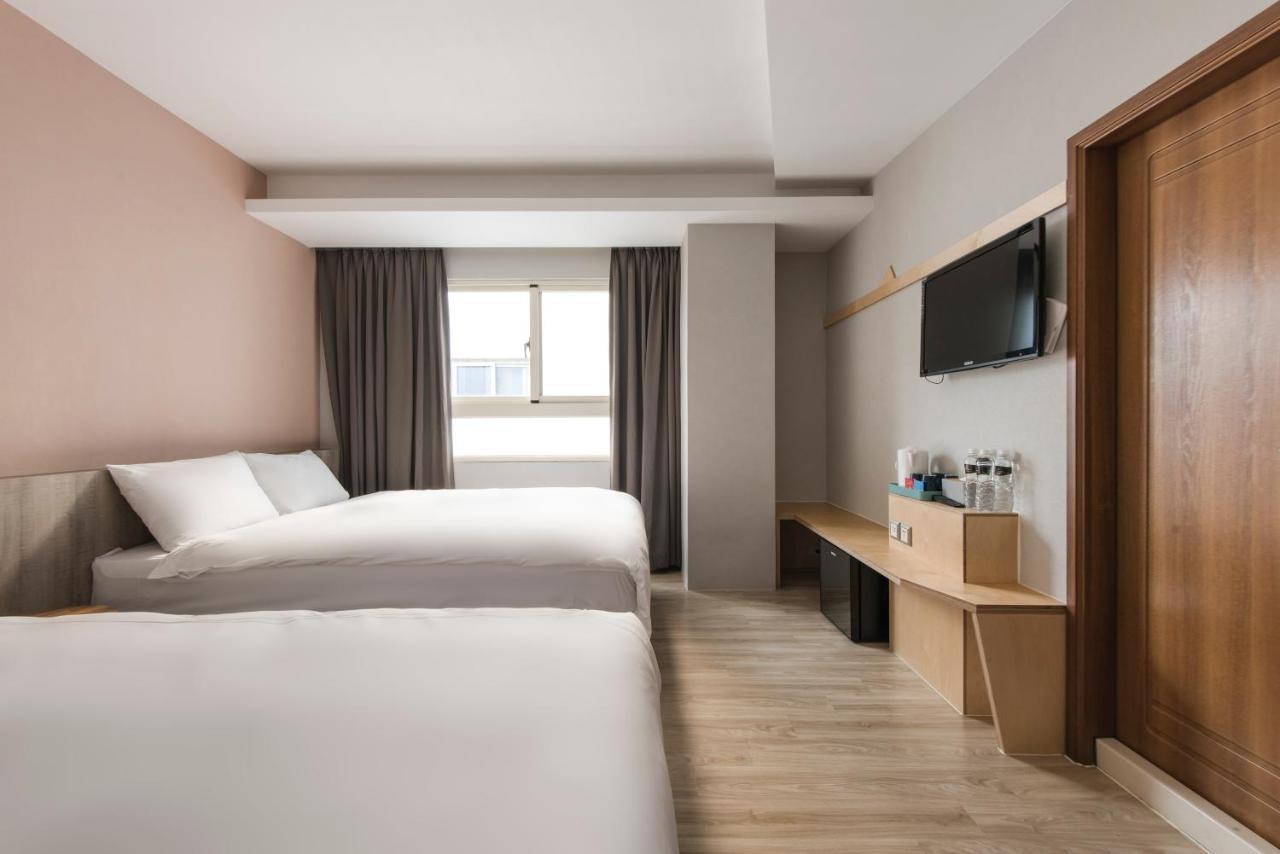 טאיצ'ונג Sparrow Hotel מראה חיצוני תמונה